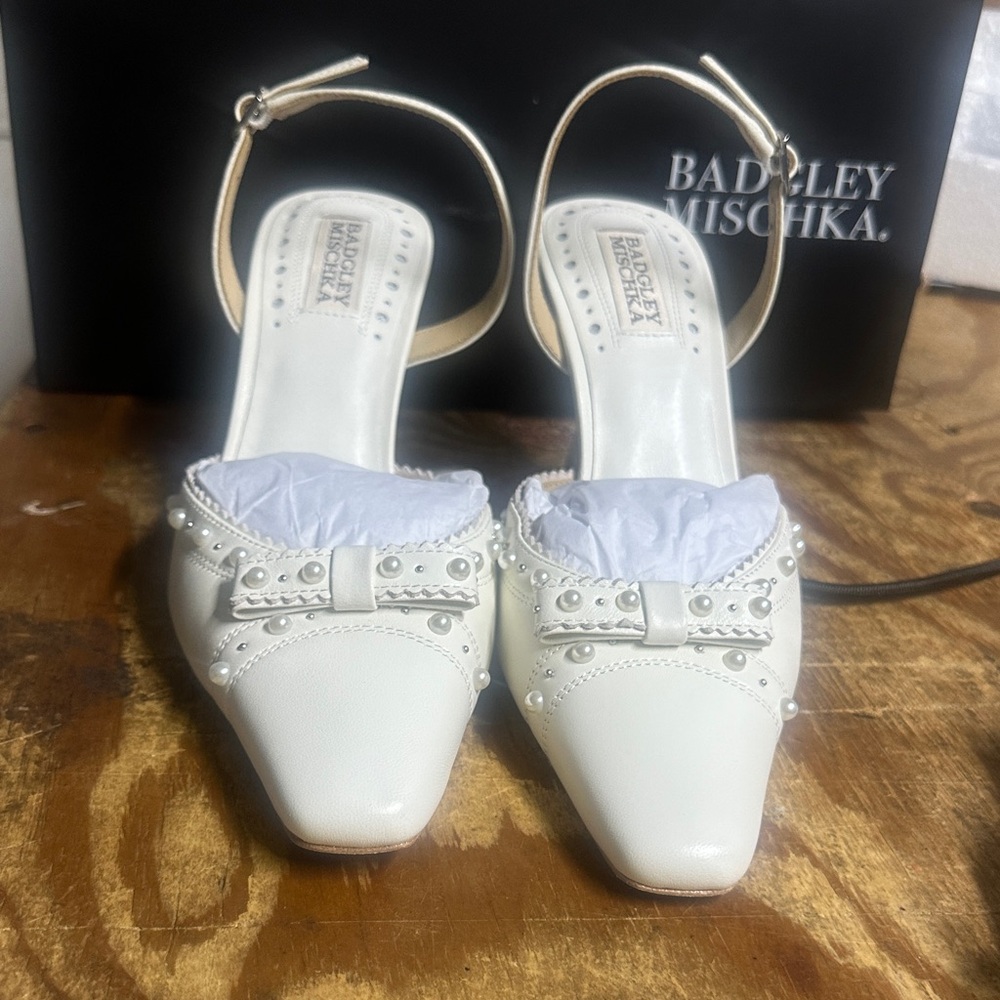 Badgley Mischka Women's Gizelle Square Toe Pumps NWB